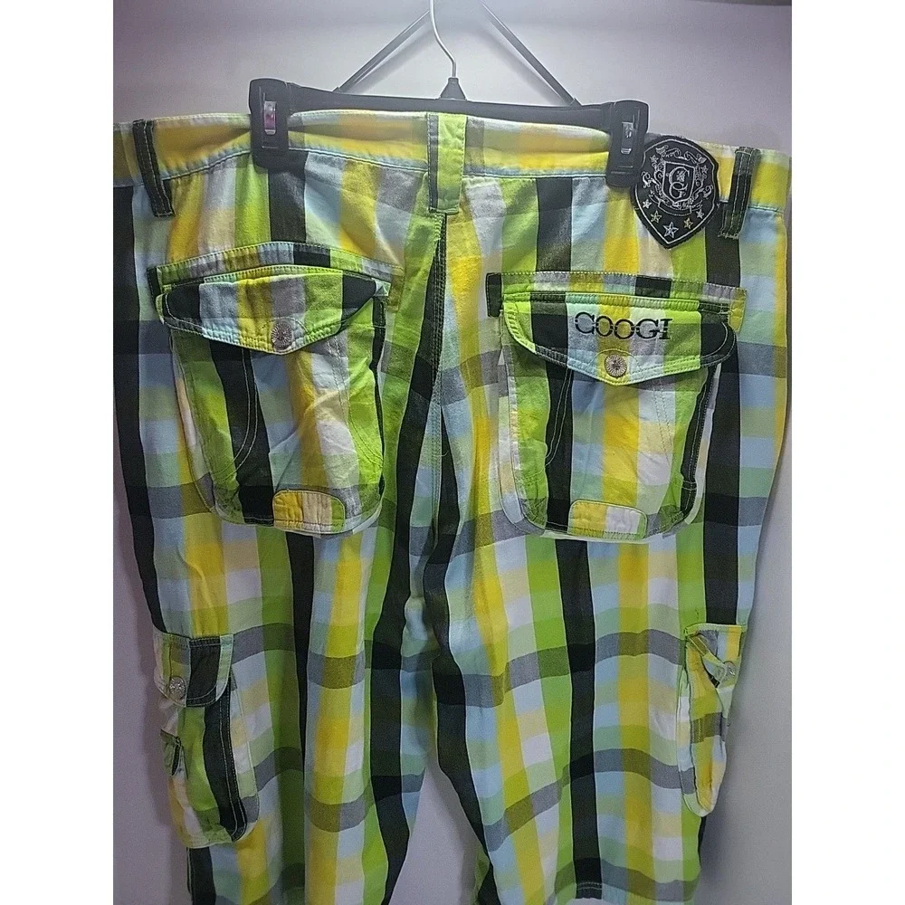 Vtg. Coogi Cargo Shorts Baggy Y2K Pastel Green,Yellow,Blue Embroidered Size 42 - Picture 11 of 14